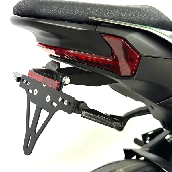 Kennzeichenhalter Edelstahl schwarz für Kawasaki Z900 / Z900SE, Modelljahr 2025