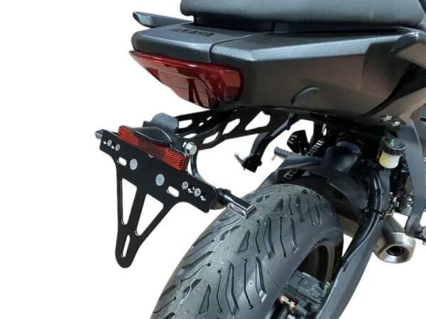 Kennzeichenhalter Edelstahl schwarz für Yamaha Tracer 7 / Tracer 7 GT, ab 2025 ab Bj. 2025 -