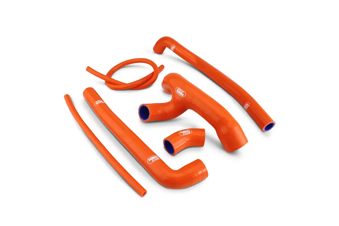 SAMCO SPORT Siliconschlauch Kit Y-Stück - Race Design orange für KTM 1290 Super Adventure R S Modelljahr 2021-2024
